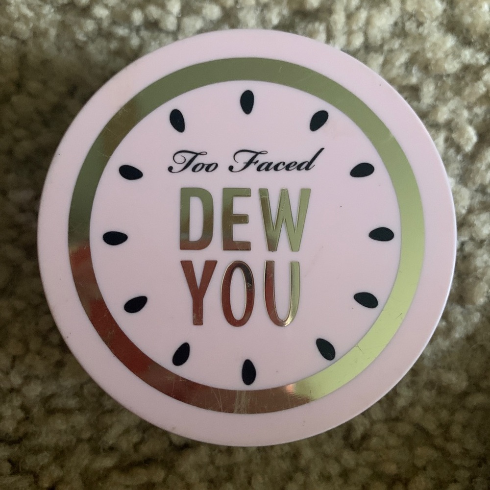 Too Faced Dew You translucent powder